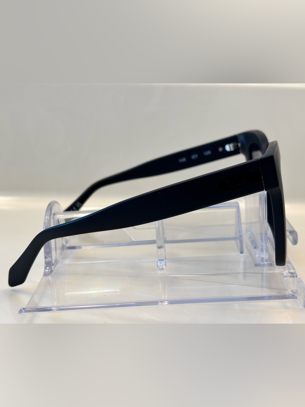 Quay Australia Black Square Sunglasses with Gradient Lenses - Picture 4 of 8